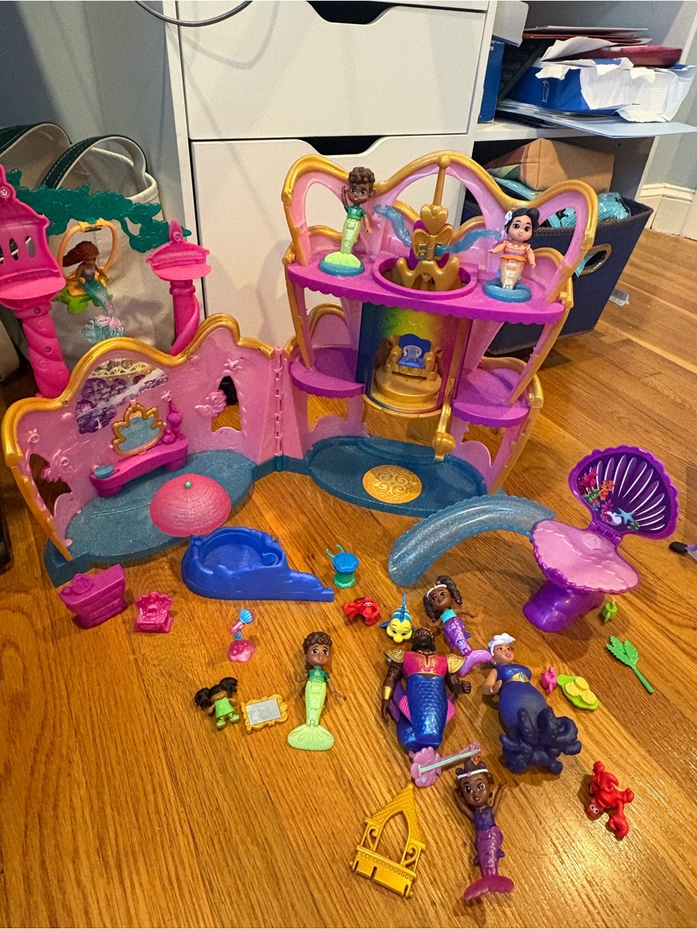 Ariel play castle